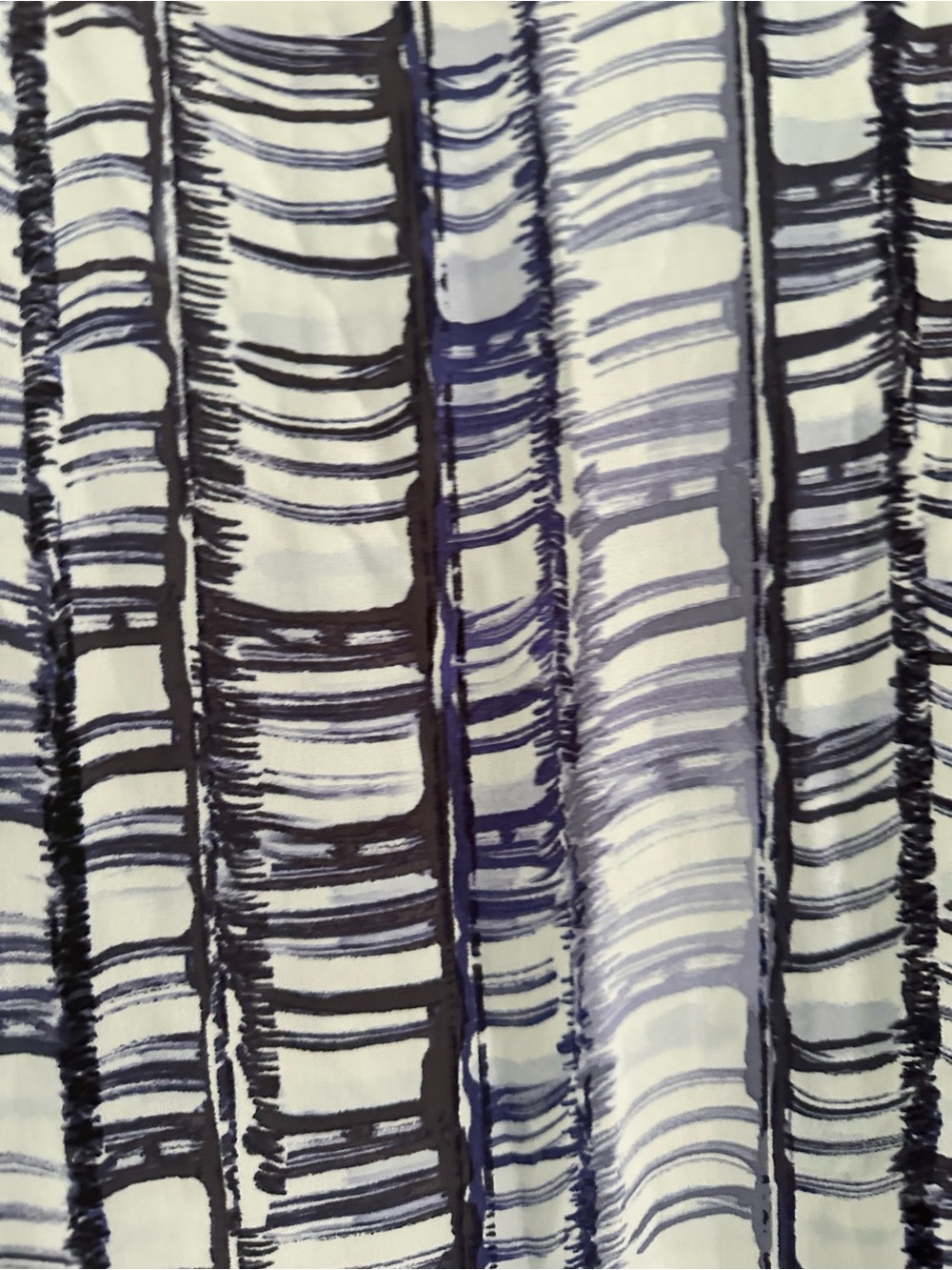 Simply Vera Vera Wang Blue and White Abstract Sleeveless Camisole - Picture 6 of 7